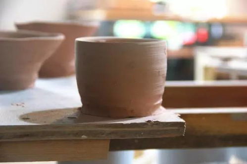 成都这所军工厂，曾经造火药现在搞文艺，耍一天都不得累